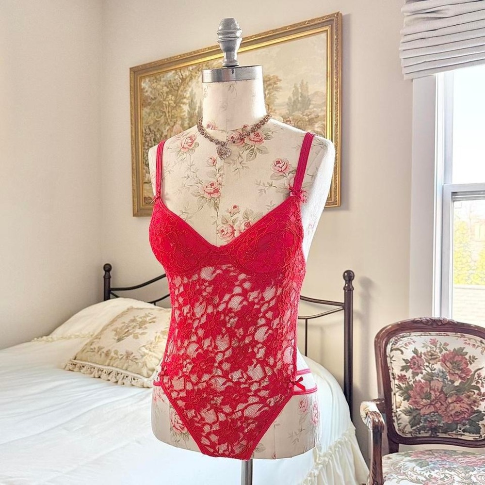Y2K‎ red lace bodysuit Fredericks of Hollywood